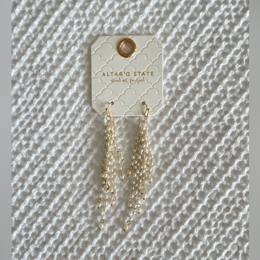 Altar’d State Gold-Pearl Fringe Dangle Earrings - Picture 2 of 3